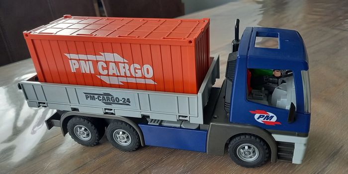 Camion porte-conteneur - photo numéro 2