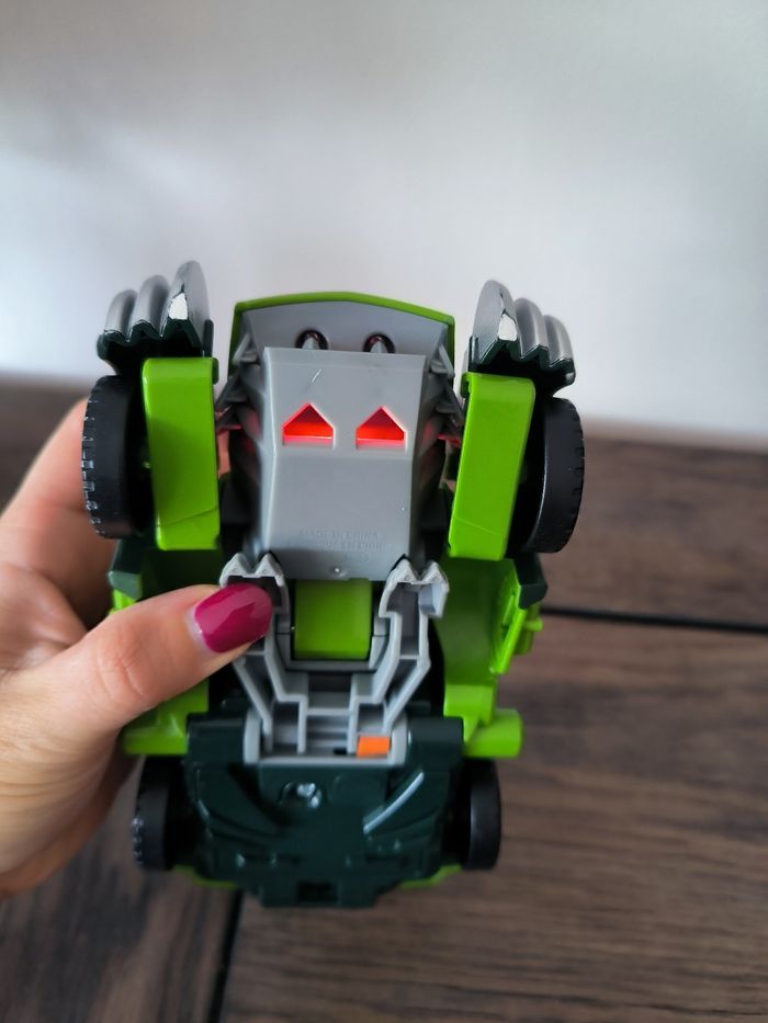 Voiture dinosaure - photo numéro 5