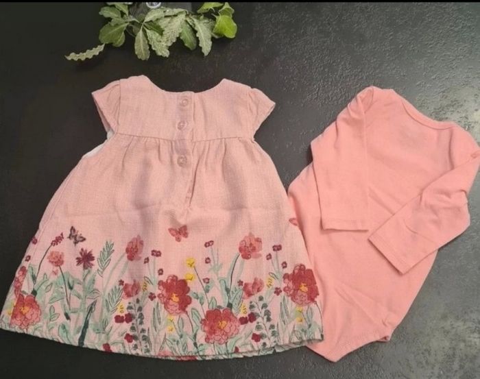 Robe et bodie 3 mois comme neuf "Primark" - photo numéro 2