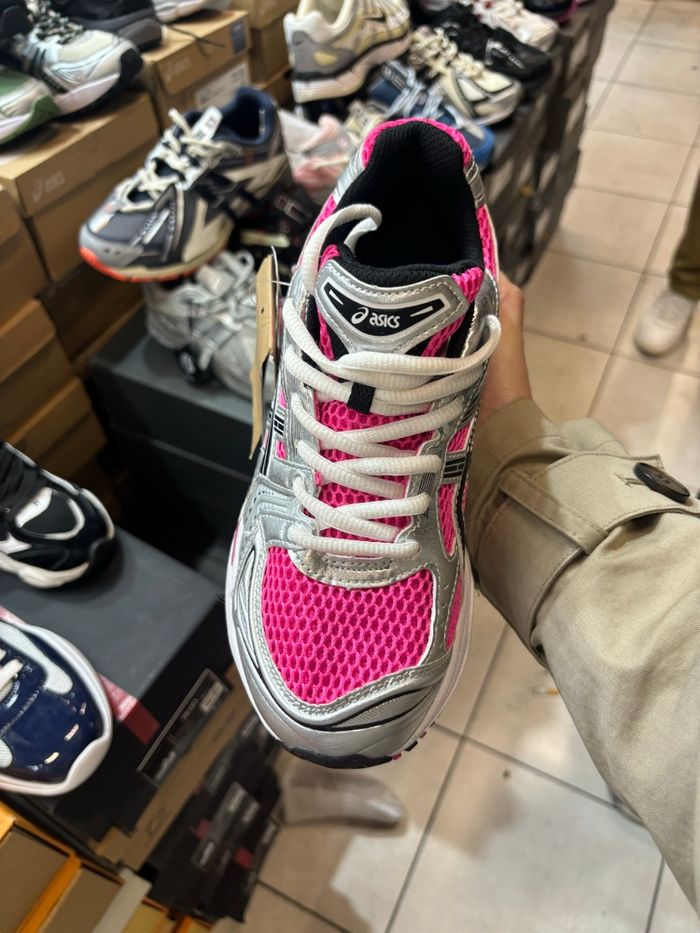 Asics authentique - photo numéro 4