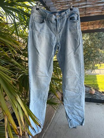 Jean bleu clair cache cache 42