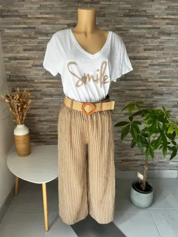 Lot t-shirt pantalon et ceinture camel et blanc