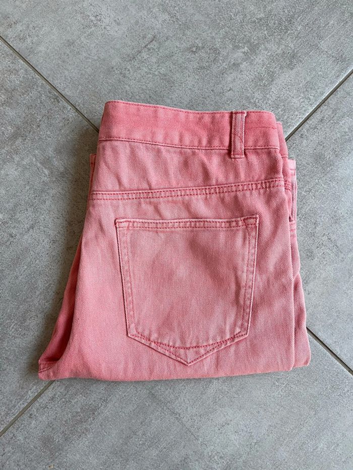 Bermuda jean rose corail - Kiabi - T. 38 - photo numéro 4