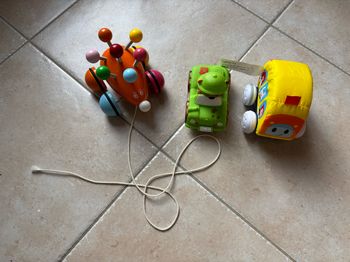 Lot de jouets bébé