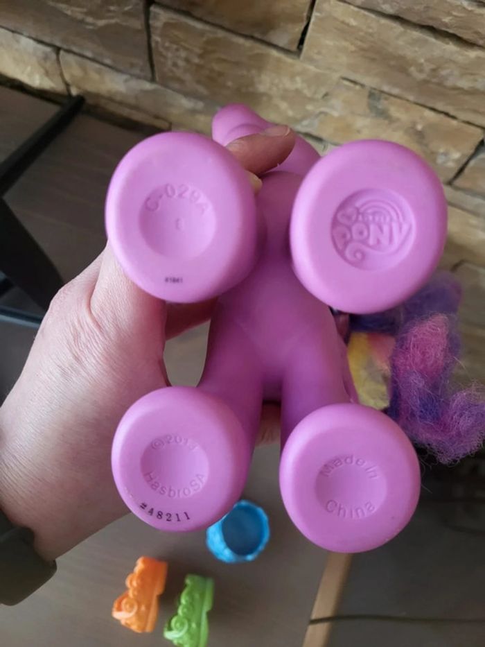 Grande licorne My Little Pony mon petit poney avec chaussons - photo numéro 5