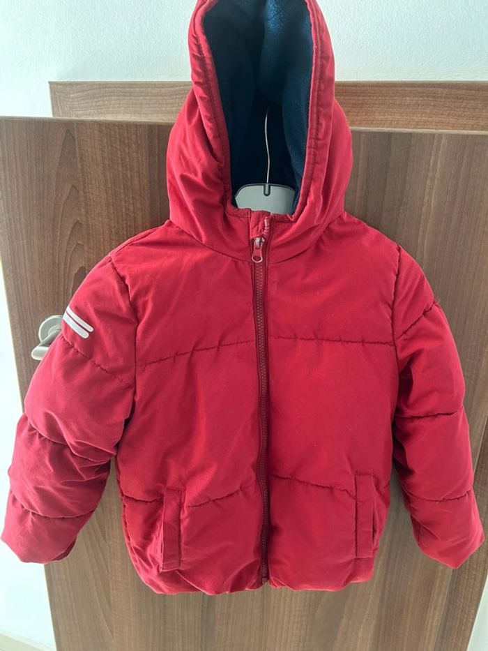 manteau doudoune rouge garcon à capuche kiabi taille 6ans