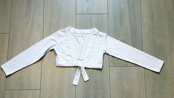 Gillet court blanc.6 ans fille. Marque Gemo