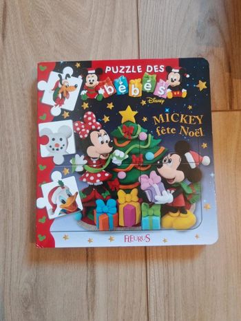 Livre puzzle Mickey fête Noël