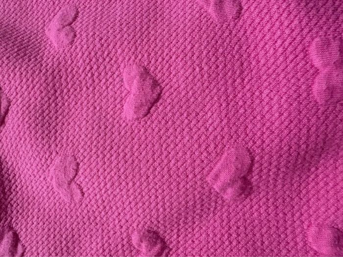 Pull rose avec cœurs reliefs 2 ans - photo numéro 3