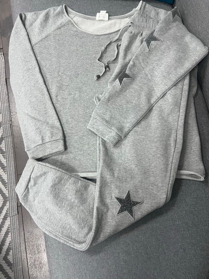 Ensemble jogging Belair gris. Taille 2