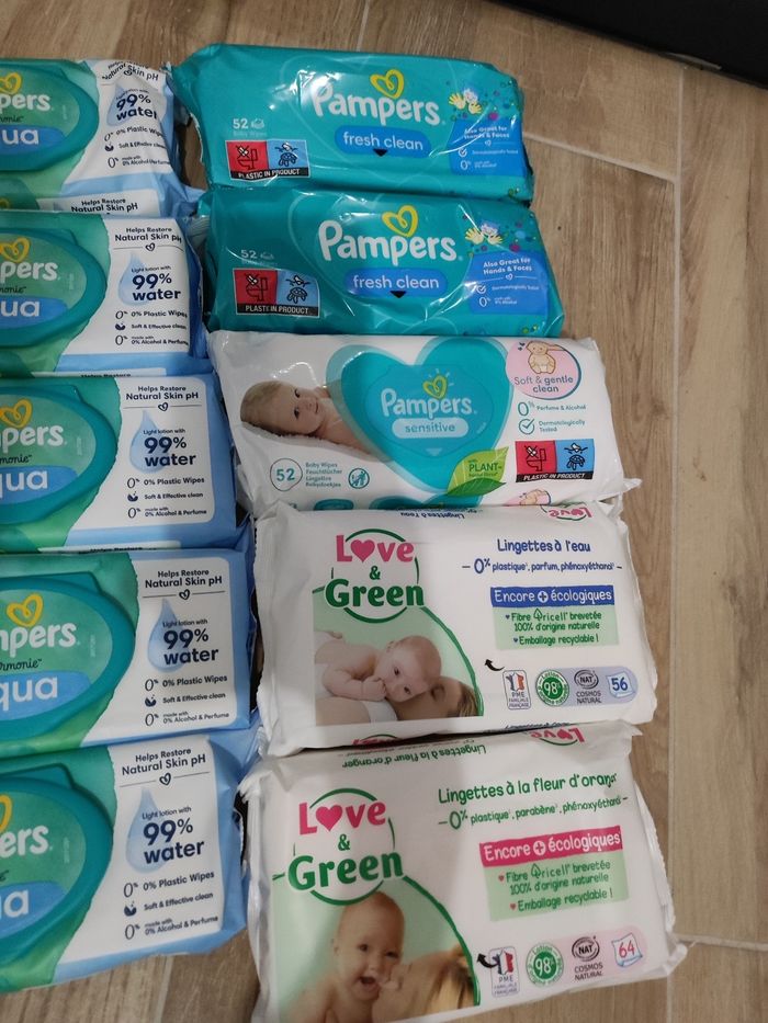 Lot de 14 paquets de lingettes neufs divers marques - photo numéro 4