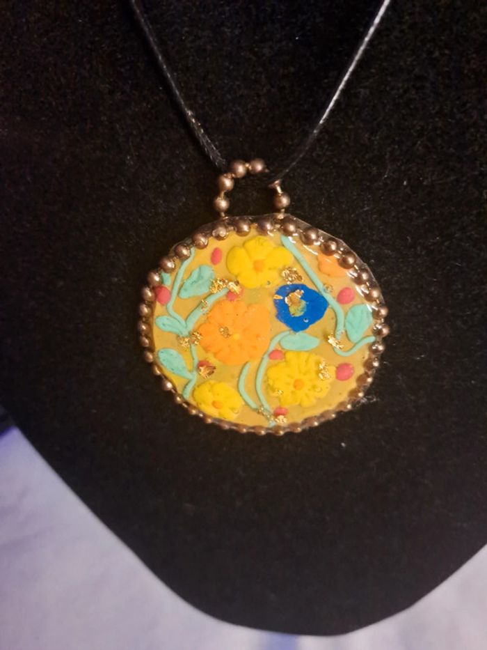 Collier avec pendentif multicolore florale - photo numéro 6