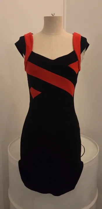 Robe noire et rouge graphique – Morgan – T. XS (34)