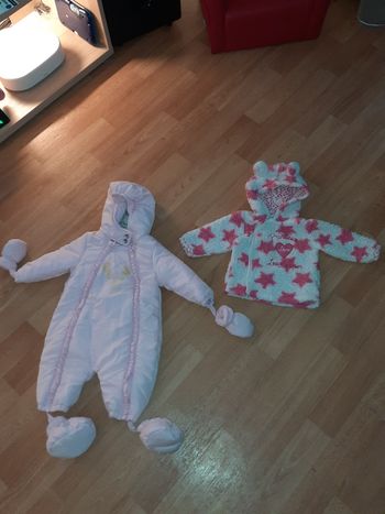 Combinaison hiver Disney minnie 6/9mois + Manteau moumoute Lee Cooper 6/9mois