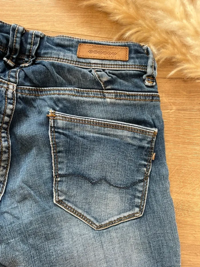 Jean 👖 femme bootcut de chez bonobo - photo numéro 3
