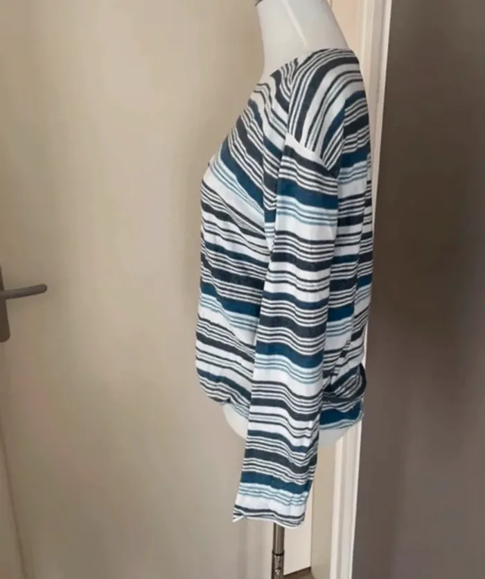 Lacoste, pull à rayures bleue femme, taille 38 - photo numéro 2