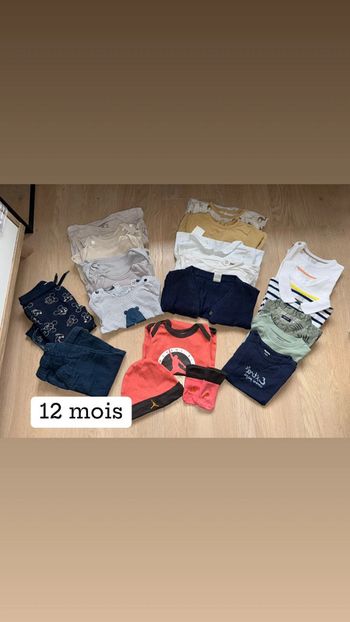 Lot 20 vêtements bebe 12 mois