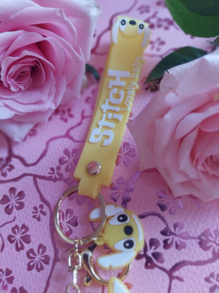 Porte clé stitch jaune - photo numéro 3