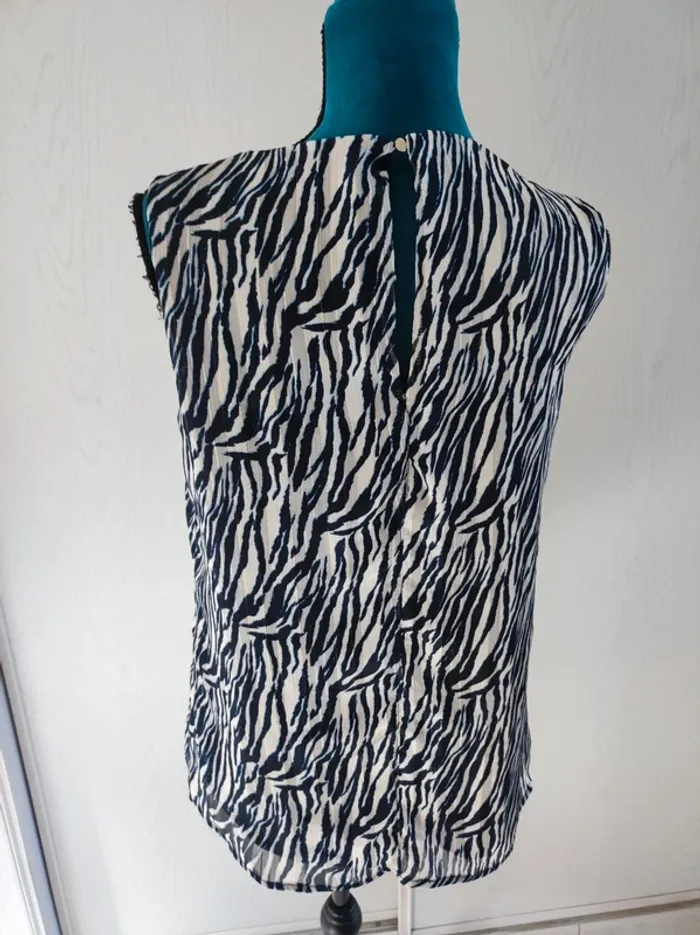 Blouse sans manche satinée - photo numéro 3