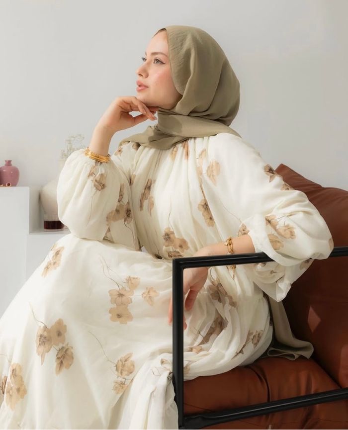 Robe fleurie camel - photo numéro 3