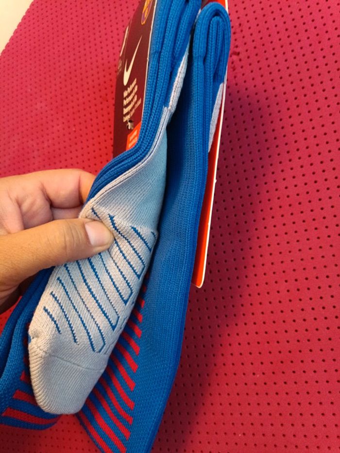 Chaussettes de foot FC Barcelone, Nike Authentique Officiel taille 46/50, Neuf - photo numéro 7