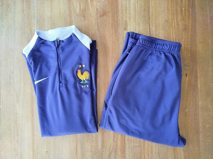 Ensemble d'entraînement équipe de France football
