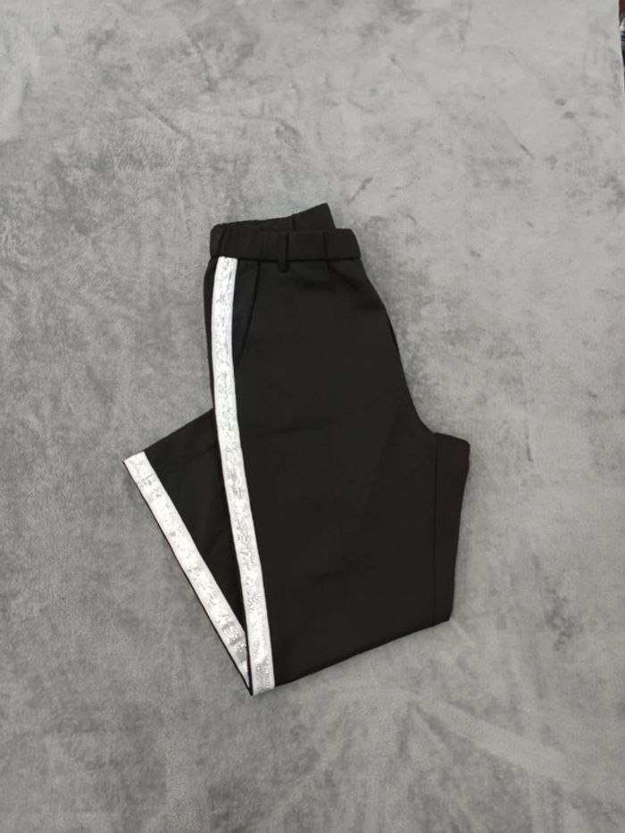 Pantacourt bande argentée taille M
