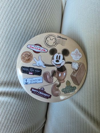Badge disney hotel disneyland paris