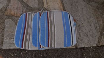 3 galettes pour chaises quasi neuves