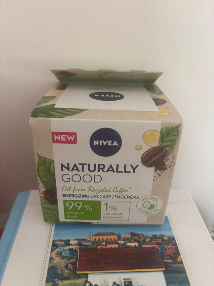 Nivea naturally huile de café neuf