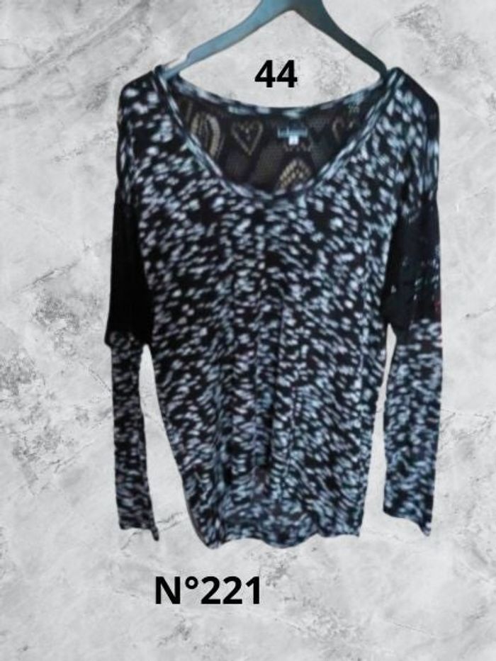 N°221 Pull noir/blanc T44. Babacool.