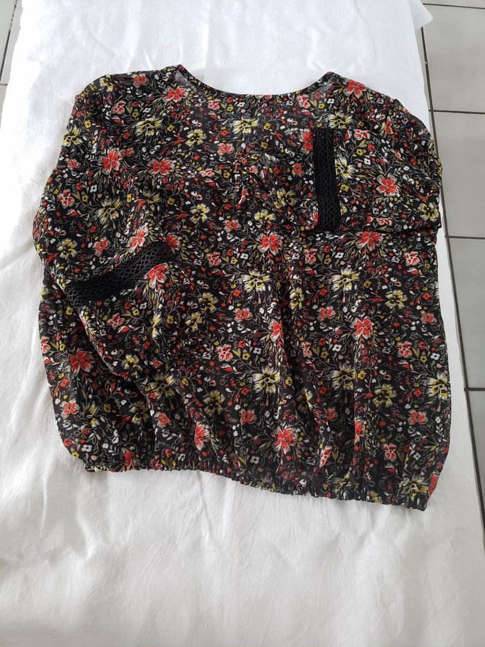 Blouse noire fleuries manches longues - photo numéro 7