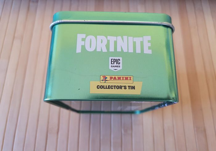 Boîte métal Panini "Fortnite" - photo numéro 3