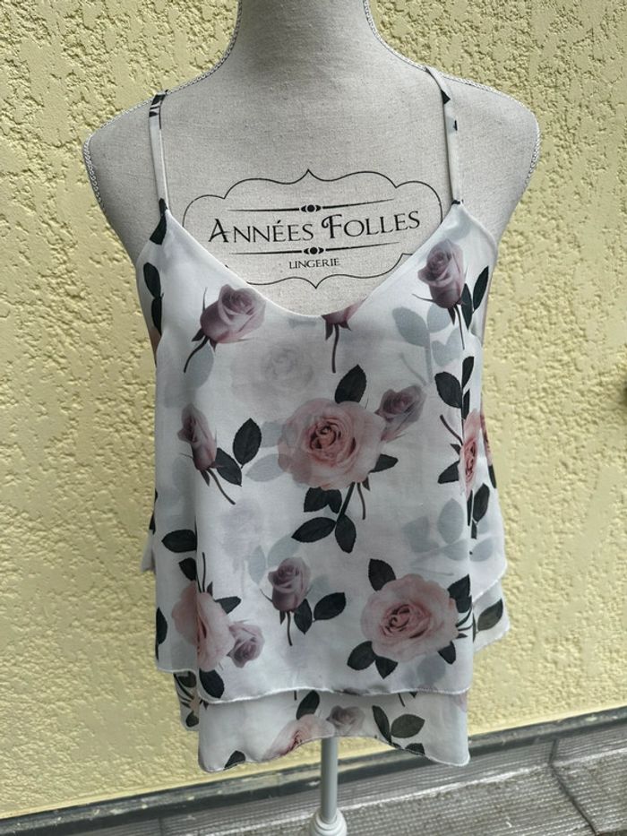🤍 Top blanc cassé à motif roses 🌹