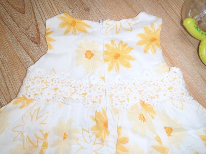 robe avec broderies à fleurs jaune et blanc et culotte assortie - photo numéro 3