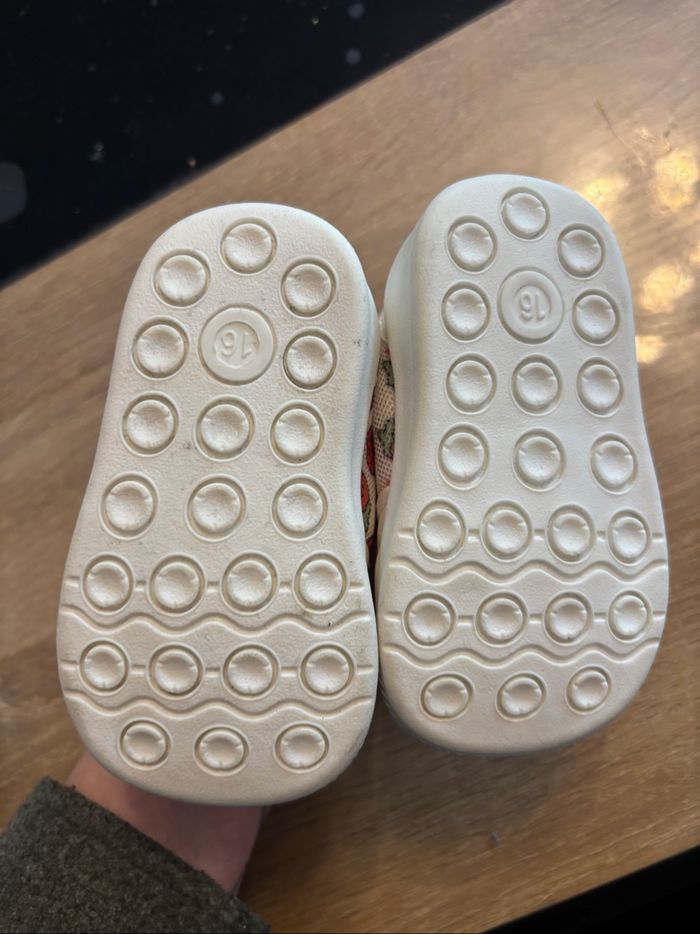 Première chaussure de marché - photo numéro 2