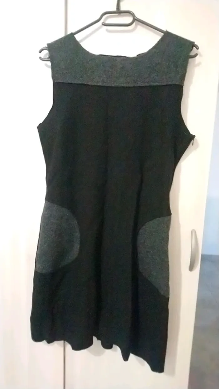 Robe noire et grise, 45% laine