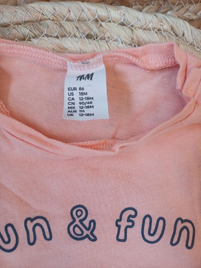 Superbe Tee-shirt H et M - photo numéro 2