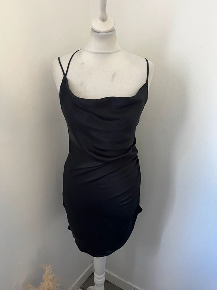 Robe à bretelles satinée Zara M neuve