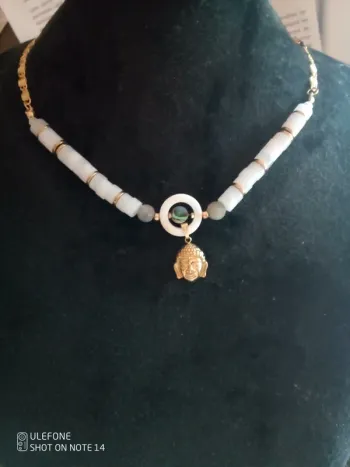 Collier bouddha pierres semi précieuses