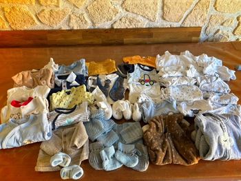 Jolie lot de 33 pièces garçon 1 mois en très bon état