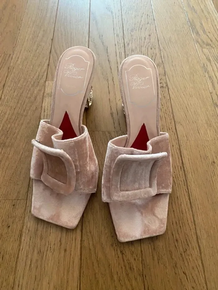 Mules en velours rose et talons strass Roger Vivier taille 36 1/2 - photo numéro 4