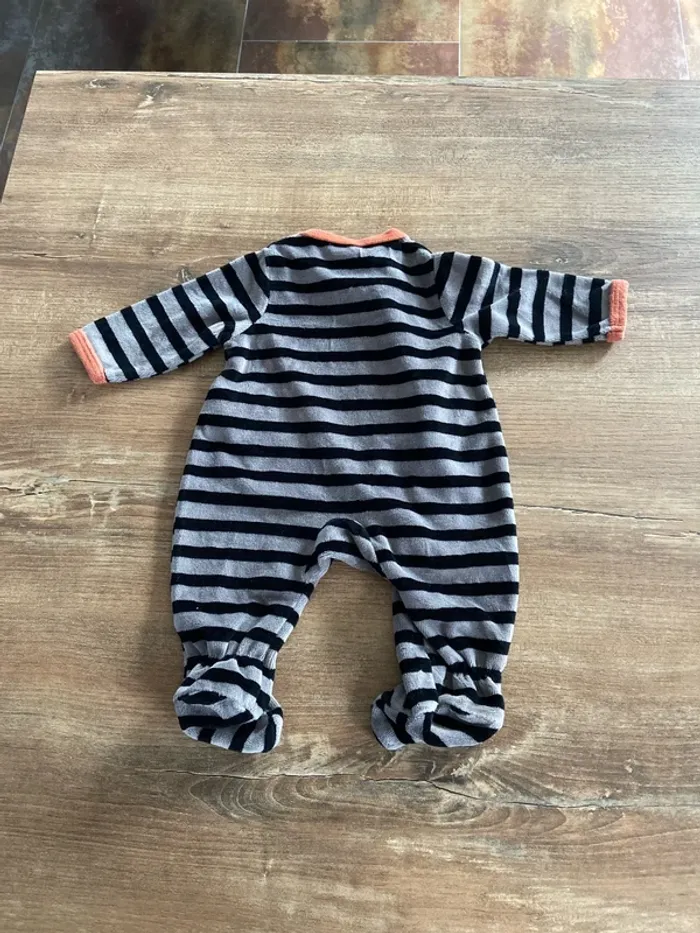 Pyjama 1 mois . - photo numéro 4