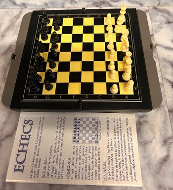 Jeu d’échec magnétique et portable 