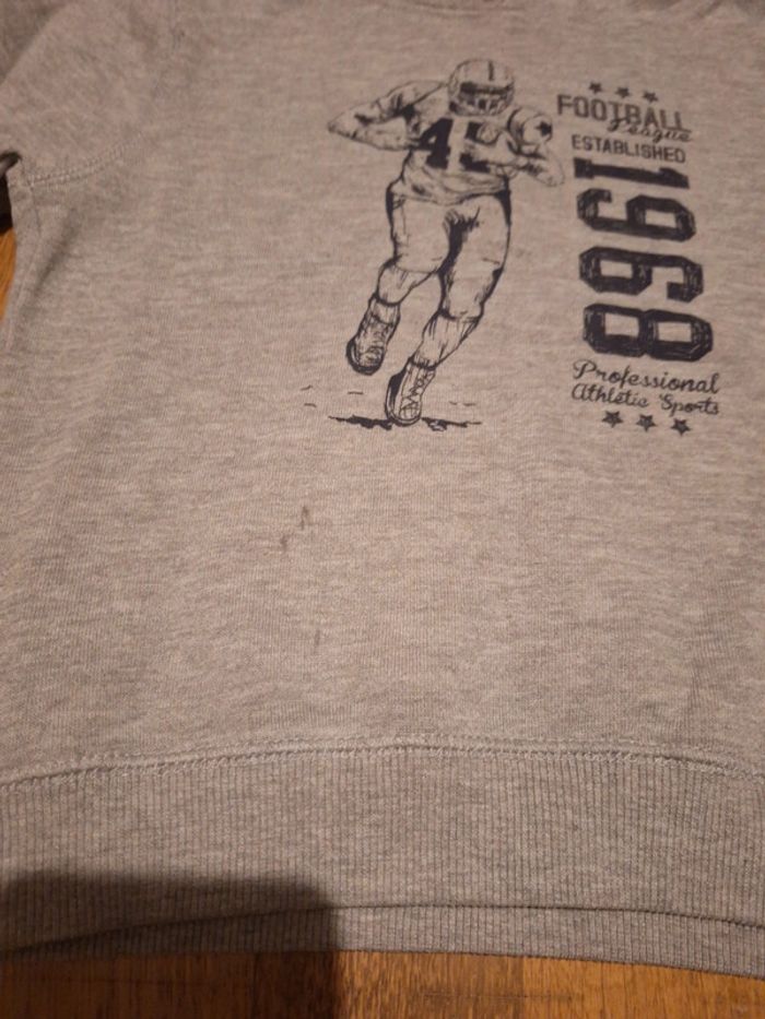 Sweat gris à capuche 4/5ans - photo numéro 2