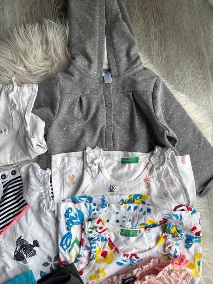 Lot de vêtements fille 12 mois - photo numéro 2