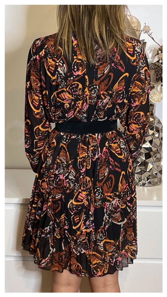 Superbe robe plissée 🤍🤍 - photo numéro 7