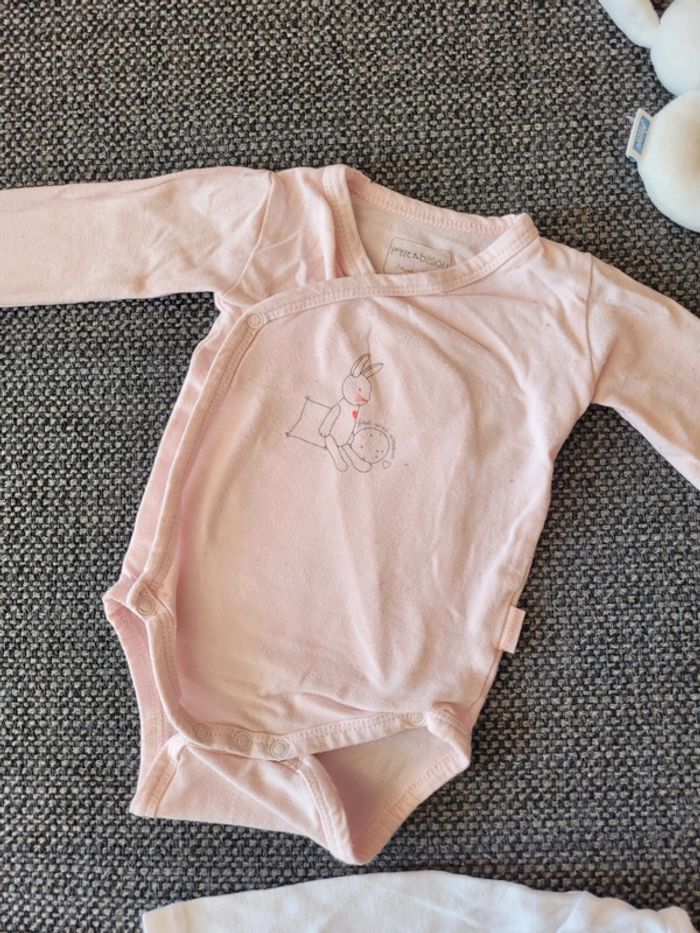 Lot 2 bodies fille 3 mois - photo numéro 2