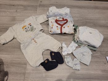 Vêtements bébé taille 0