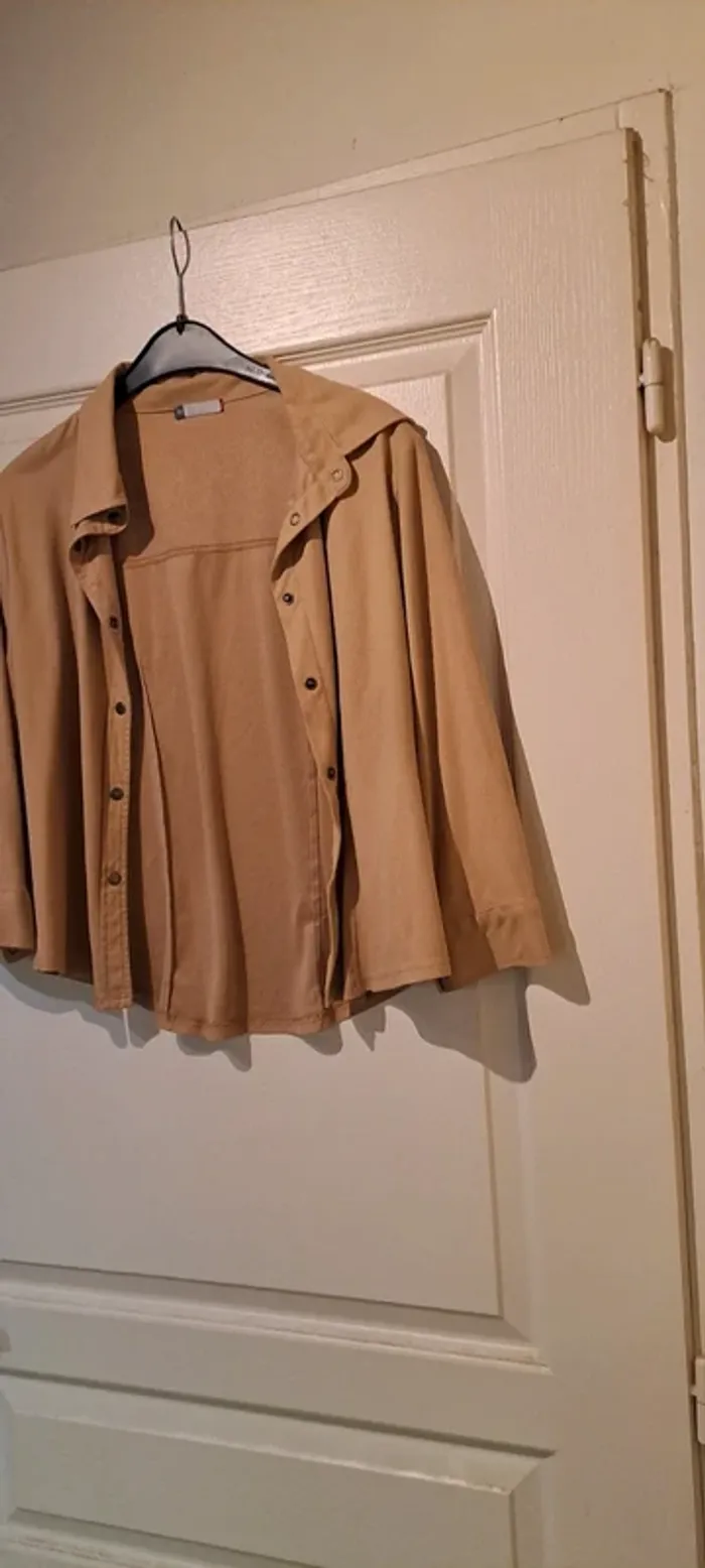 Chemisier/Veste marron clair - Marque Ici et Maintenant - Taille 38 - Très bon état. - photo numéro 2